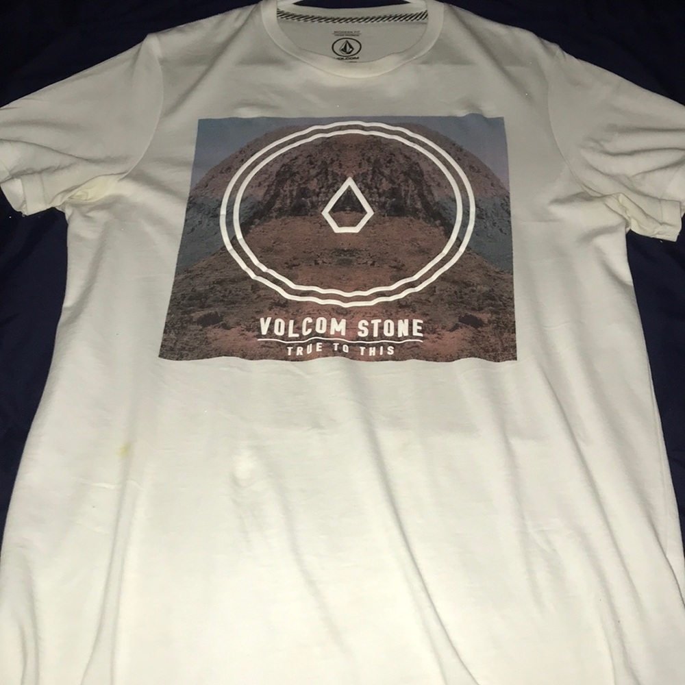 Volcom t shirt